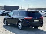 Toyota Sienna 2015 года за 14 300 000 тг. в Атырау – фото 4
