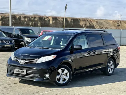 Toyota Sienna 2015 года за 13 500 000 тг. в Атырау