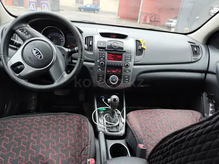 Kia Cerato 2012 года за 3 800 000 тг. в Атырау – фото 6