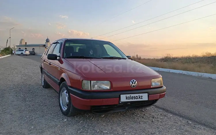 Volkswagen Passat 1993 годаүшін1 300 000 тг. в Тараз