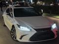 Lexus ES 250 2021 года за 21 000 000 тг. в Алматы