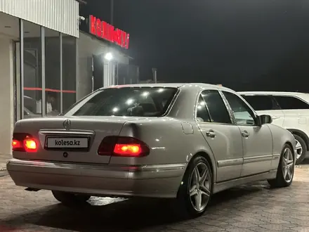 Mercedes-Benz E 280 2000 года за 5 500 000 тг. в Шымкент – фото 3