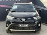 Toyota RAV4 2018 годаүшін11 600 000 тг. в Актобе – фото 2