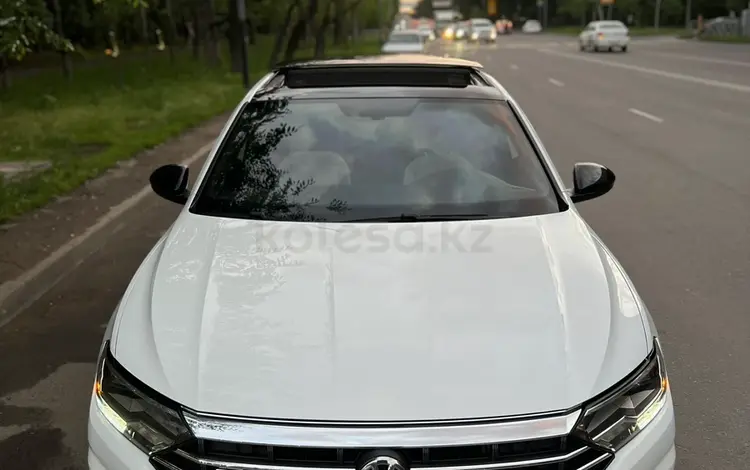 Volkswagen Jetta 2018 года за 7 800 000 тг. в Алматы