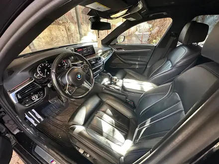 BMW 540 2018 года за 26 000 000 тг. в Алматы – фото 11