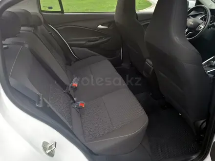 Chevrolet Onix 2023 года за 5 390 000 тг. в Астана – фото 12