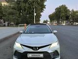 Toyota Camry 2022 годаfor17 000 000 тг. в Шымкент – фото 2