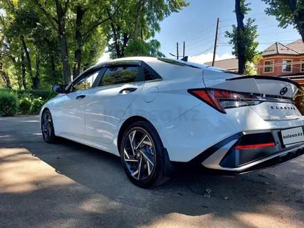 Hyundai Elantra 2024 года за 9 200 000 тг. в Алматы – фото 2