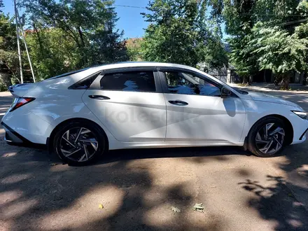 Hyundai Elantra 2024 года за 9 200 000 тг. в Алматы – фото 5