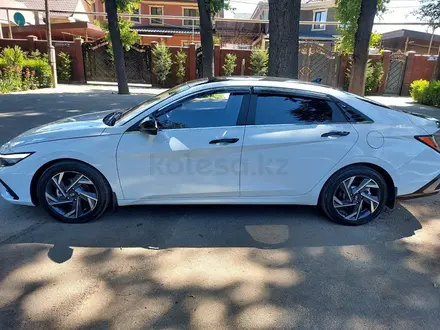 Hyundai Elantra 2024 года за 9 200 000 тг. в Алматы – фото 4
