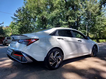 Hyundai Elantra 2024 года за 9 200 000 тг. в Алматы – фото 3