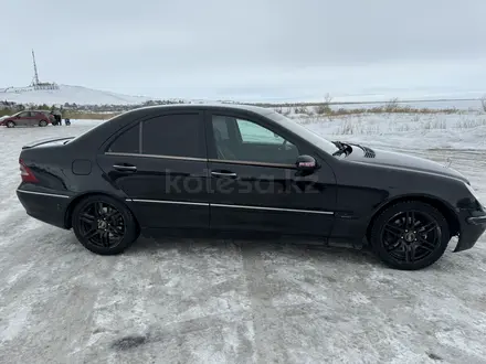 Mercedes-Benz C 240 2000 года за 3 000 000 тг. в Кокшетау – фото 2