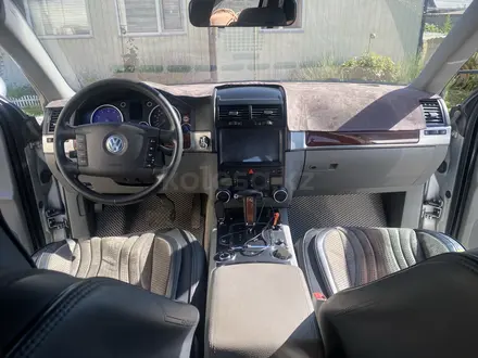 Volkswagen Touareg 2004 года за 5 000 000 тг. в Алматы – фото 5