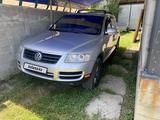 Volkswagen Touareg 2004 года за 5 000 000 тг. в Алматы