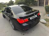 BMW 750 2011 года за 12 500 000 тг. в Алматы – фото 3