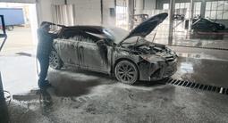 Toyota Camry 2017 года за 6 800 000 тг. в Атырау