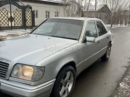 Mercedes-Benz E 220 1995 года за 2 000 000 тг. в Кызылорда – фото 2