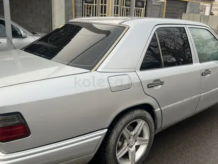 Mercedes-Benz E 220 1995 года за 2 000 000 тг. в Кызылорда – фото 5