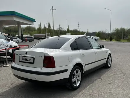 Volkswagen Passat 1999 года за 1 700 000 тг. в Шымкент – фото 3