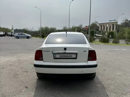 Volkswagen Passat 1999 года за 1 700 000 тг. в Шымкент – фото 5