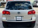 Volkswagen Touareg 2005 года за 5 900 000 тг. в Алматы – фото 4