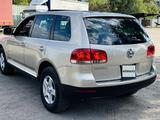 Volkswagen Touareg 2005 года за 5 900 000 тг. в Алматы – фото 3