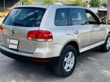 Volkswagen Touareg 2005 года за 5 900 000 тг. в Алматы – фото 5