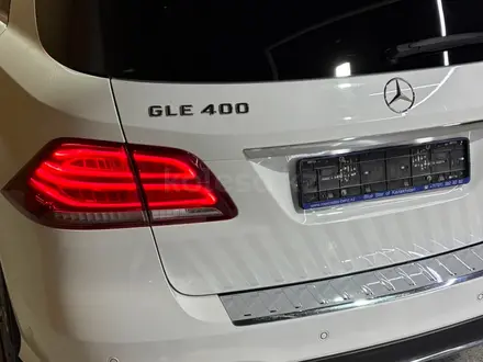 Mercedes-Benz GLE 400 2015 года за 22 000 000 тг. в Алматы – фото 9
