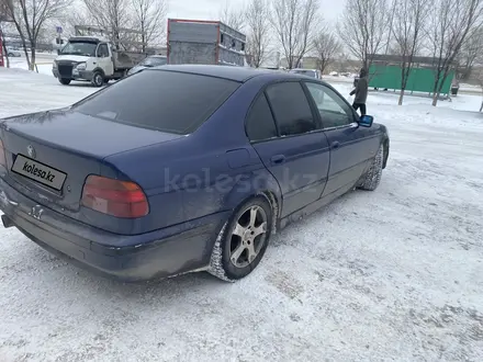 BMW 523 1998 года за 2 200 000 тг. в Караганда – фото 4