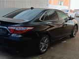 Toyota Camry 2017 года за 7 054 200 тг. в Актобе – фото 5