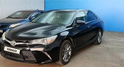 Toyota Camry 2017 года за 7 054 200 тг. в Актобе – фото 3