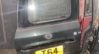 Дверь багажника малая на Ниссан Патрол Y61 за 50 000 тг. в Алматы