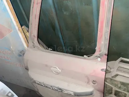 Дверь багажника малая на Ниссан Патрол Y61 за 50 000 тг. в Алматы – фото 4