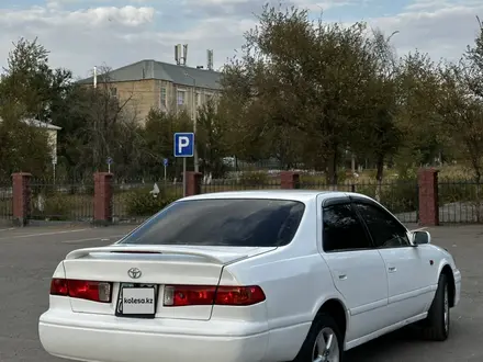 Toyota Camry 2000 года за 3 500 000 тг. в Сарыозек – фото 7