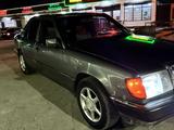 Mercedes-Benz E 230 1987 годаfor800 000 тг. в Алматы