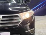Toyota Highlander 2013 годаүшін12 700 000 тг. в Актобе – фото 2