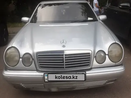 Mercedes-Benz E 280 1998 года за 1 750 000 тг. в Алматы