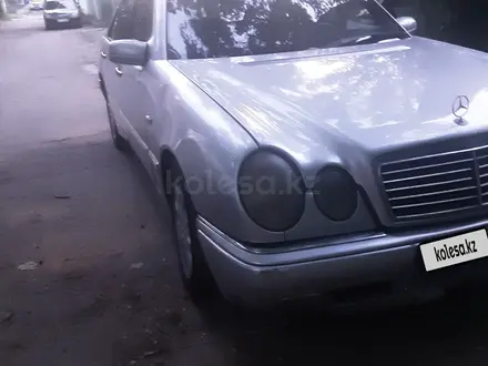 Mercedes-Benz E 280 1998 года за 1 750 000 тг. в Алматы – фото 10