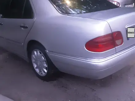 Mercedes-Benz E 280 1998 года за 1 750 000 тг. в Алматы – фото 16