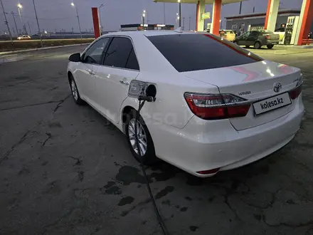 Toyota Camry 2017 года за 12 000 000 тг. в Атырау