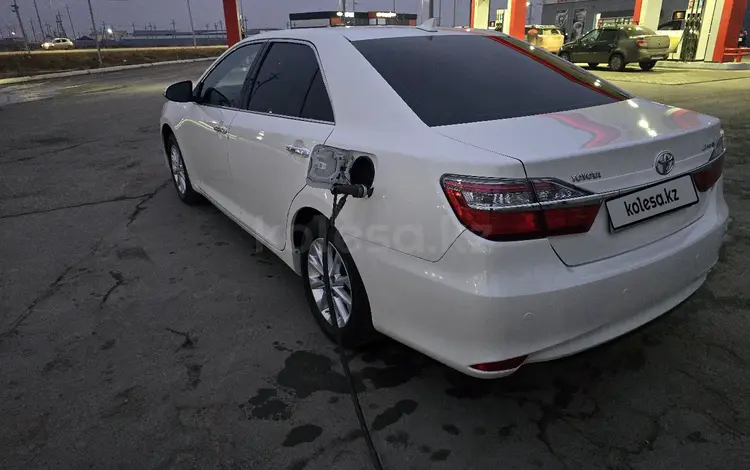 Toyota Camry 2017 годаүшін12 000 000 тг. в Атырау