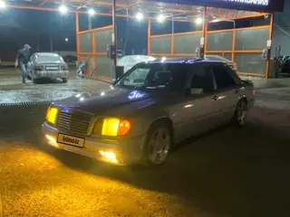 Mercedes-Benz E 260