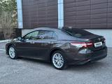 Toyota Camry 2020 года за 13 900 000 тг. в Караганда – фото 4