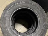 Зимние шипованные шины Yokohama 265/65 R17 за 60 000 тг. в Алматы