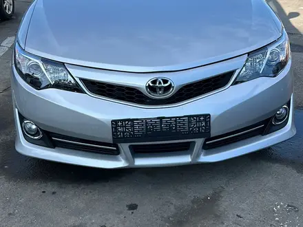 Toyota Camry 2013 года за 6 000 000 тг. в Актобе – фото 9