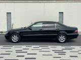 Mercedes-Benz S 320 1999 года за 3 700 000 тг. в Караганда – фото 4