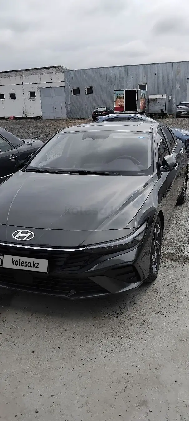 Hyundai Elantra, 2024