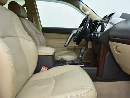 Toyota Land Cruiser Prado Comfort+ 2013 года за 12 600 000 тг. в Атырау – фото 14