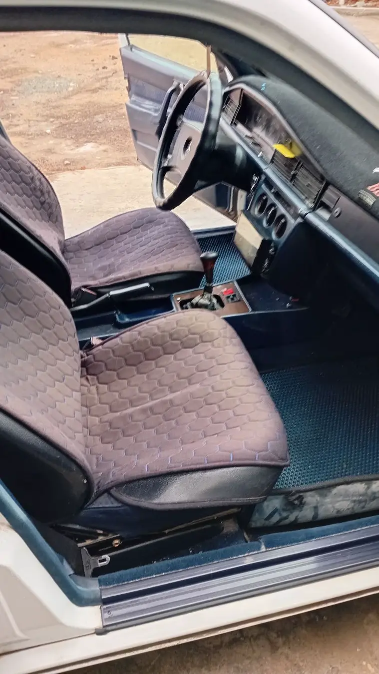 Mercedes-Benz 190, 1989