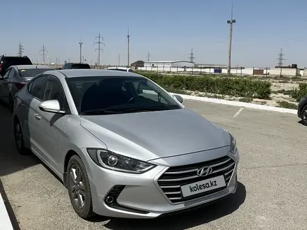 Hyundai Elantra 2018 года за 8 000 000 тг. в Актау